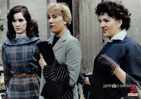 В центре: Марлен &laquo;Блондинка Мэри&raquo; Бейтс dqdiqzhiqehidzkkmp