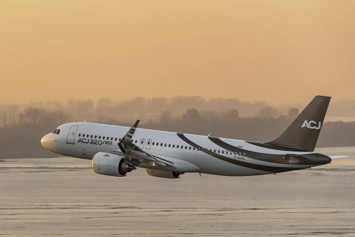 Самолет Airbus ACJ320neo